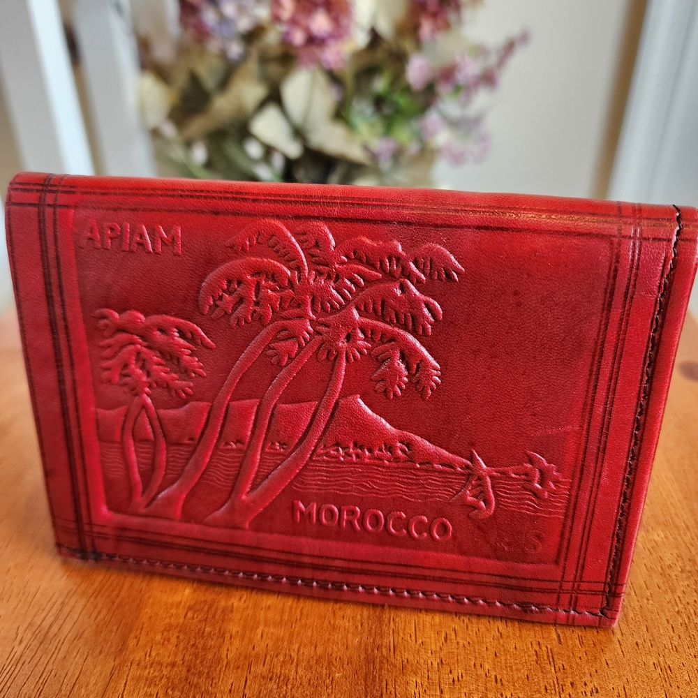 Red Embossed Leather Wallet - Picture 8 of 8